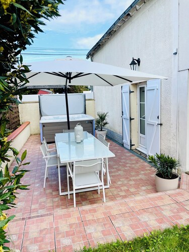 Cosy house with spa & garden near Angers