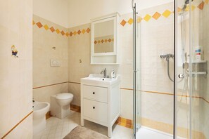 Comfort Villa, Garden View | Bathroom