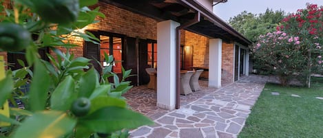 Comfort-huvila, näköala puutarhaan | Terassi/patio