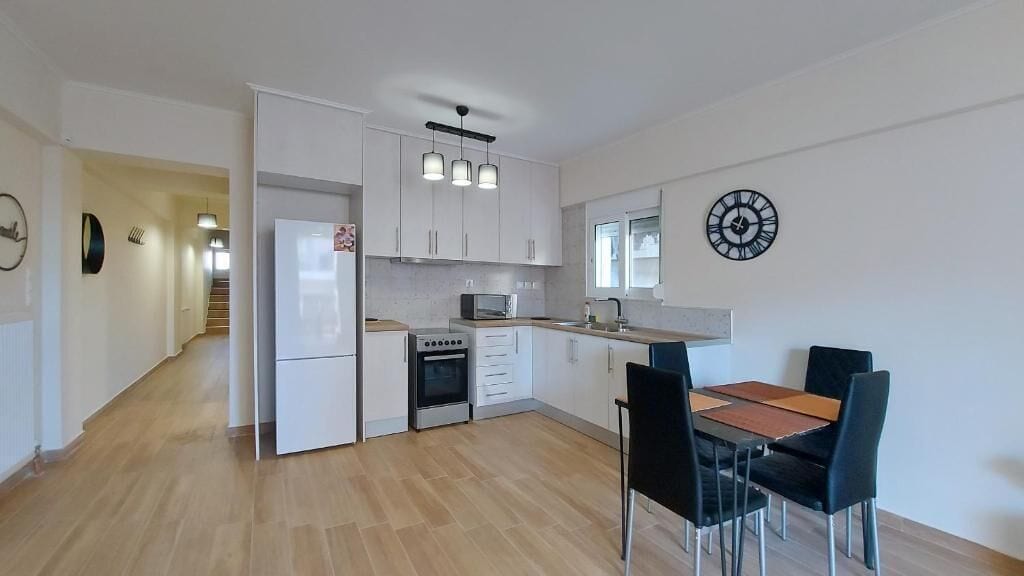 Comfort Apartment, City View | Private kitchen