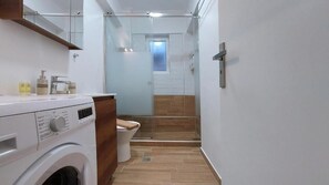 Comfort Apartment, City View | Bathroom - A modern renovated maisonette Nikaia (Nikaia-Agios Ioannis Rentis)