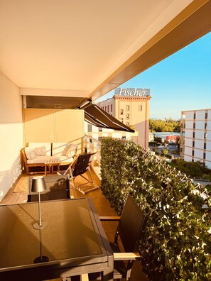 Terrace/patio - Schiltigheim: 6th Floor Studio with Terrace (Schiltigheim)