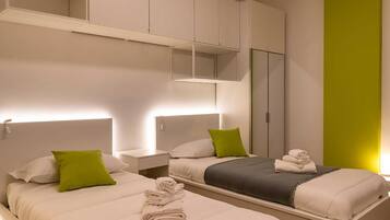 Iron/ironing board, free WiFi, bed sheets