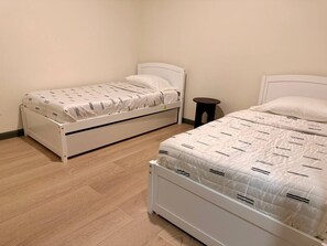 Iron/ironing board, travel crib, WiFi, bed sheets