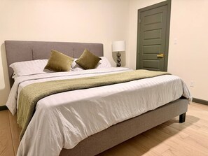 Iron/ironing board, travel cot, WiFi, bed sheets