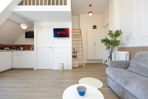 Living area - LV 1 In the heart of the Avenue des Champs-Elysées (Paris)