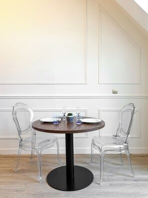Dining - LV 1 In the heart of the Avenue des Champs-Elysées (Paris)