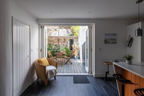 Interior - A contemporary cottage in the heart of Hastings Old Town with parking space, (Hastings)