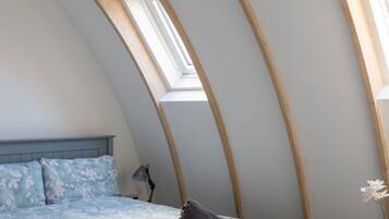 2 bedrooms, iron/ironing board, travel cot, free WiFi