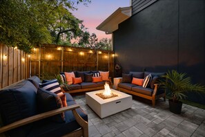 Terrace/patio - 6 Bedroom/7Bathroom•Heated Pool• Hot Tub• Gym•Game Room•Outdoor Bar• Near Beach (Seminole)