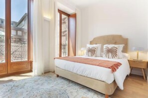 4 Schlafzimmer, Schreibtisch, Bügeleisen/Bügelbrett, kostenloses WLAN