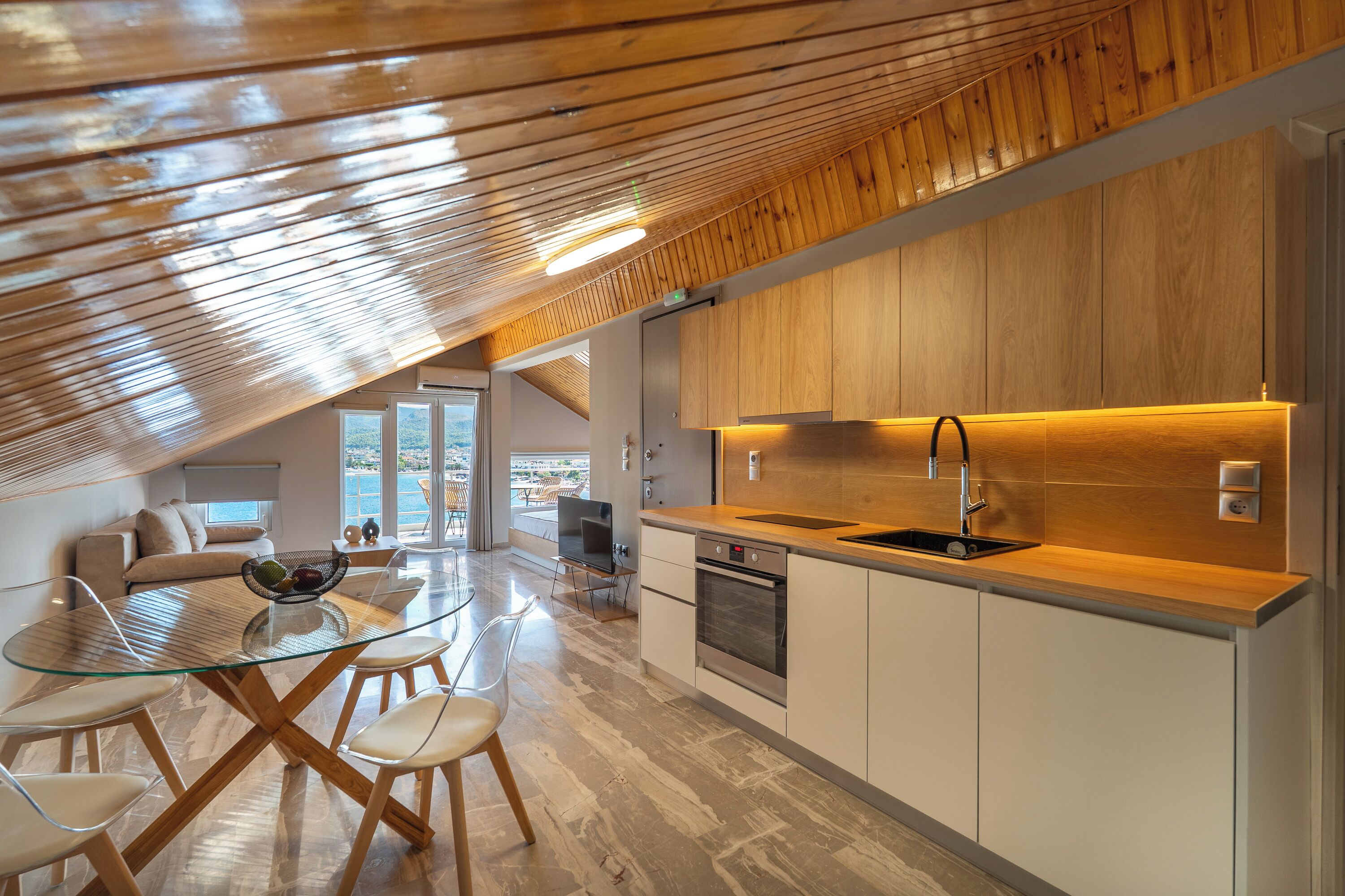Apartemen, dapur, pemandangan laut | Interior