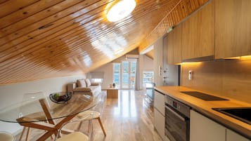 One-bedroom apartment with balcony | Private kitchen