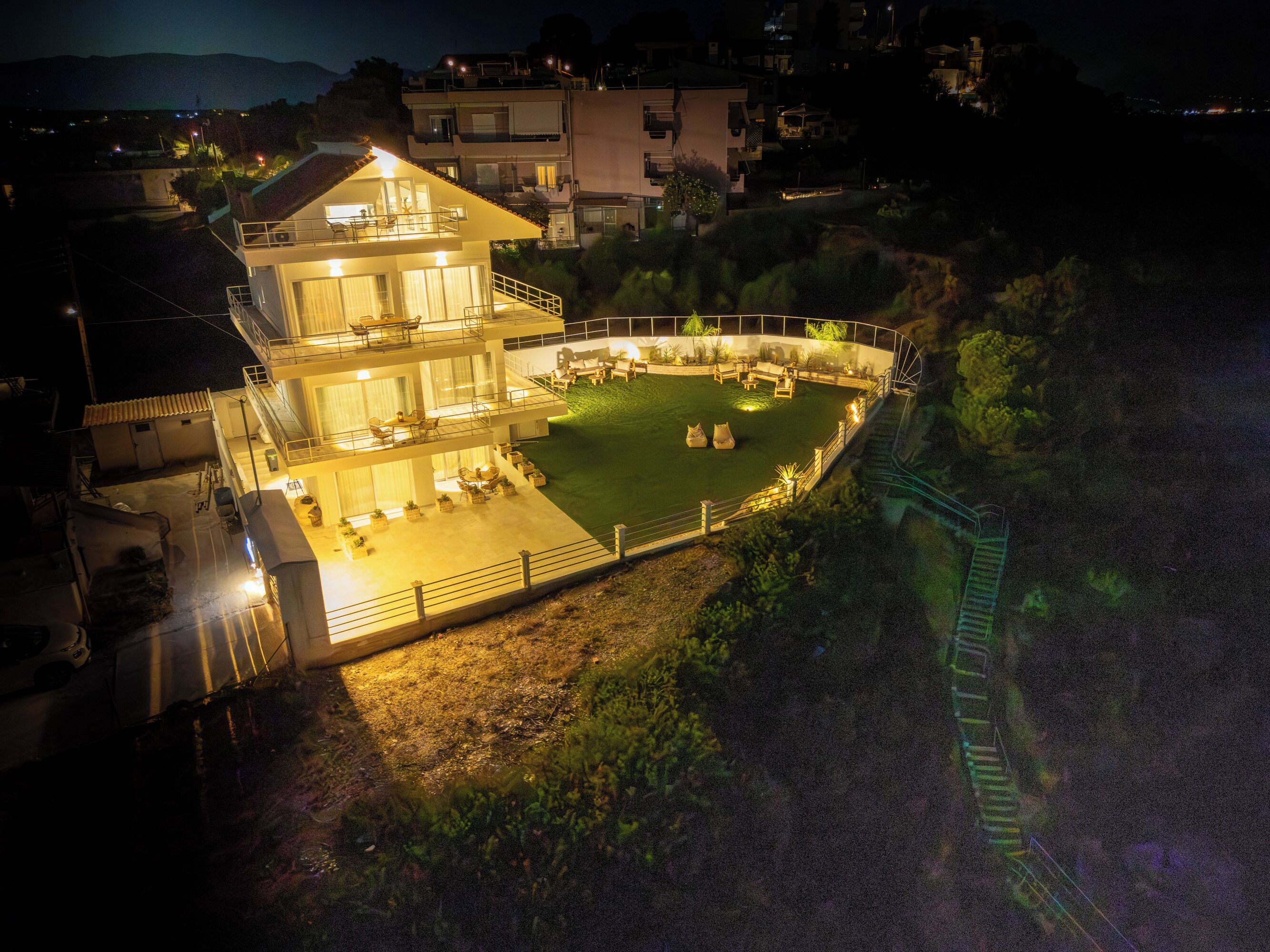 المنشأة من الخارج