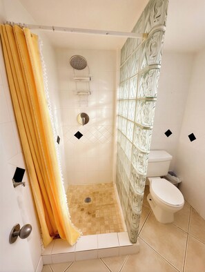 Bathroom - Harbour Breeze Villa - Jolly Harbour (Jolly Harbour)
