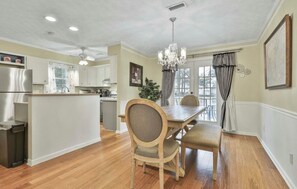 Dining - Pet Friendly Getaway in PTC (Peachtree City)