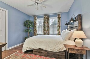 Room - Pet Friendly Getaway in PTC (Peachtree City)