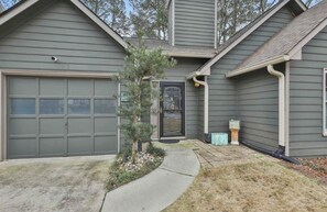 Exterior - Pet Friendly Getaway in PTC (Peachtree City)