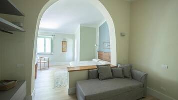 Junior Double Room, Lake View | Living area