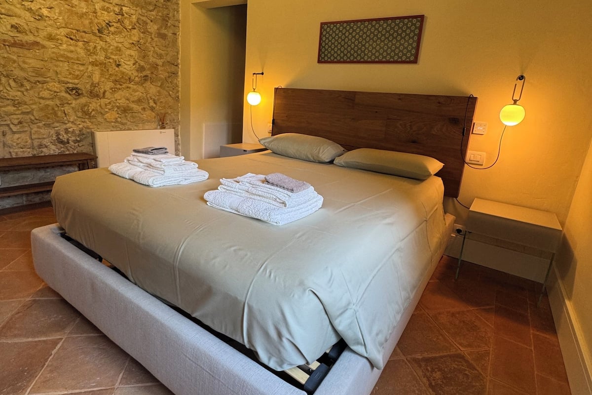 Habitación doble clásica, vista al viñedo | Sábanas italianas Frette, ropa de cama de alta calidad y edredón 