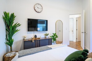 2 Schlafzimmer, Bügeleisen/Bügelbrett, Reisekinderbett, kostenloses WLAN
