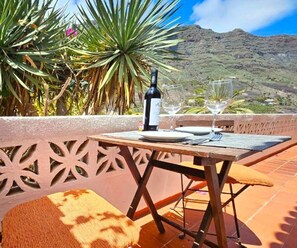 Outdoor dining - Casa Lara Hermigua - Studio BARCELONA with balcony (Hermigua)