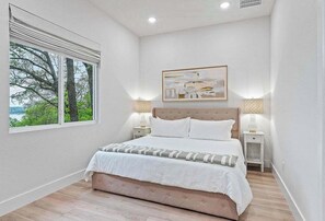 3 quartos, escrivaninha, Wi-Fi, roupa de cama