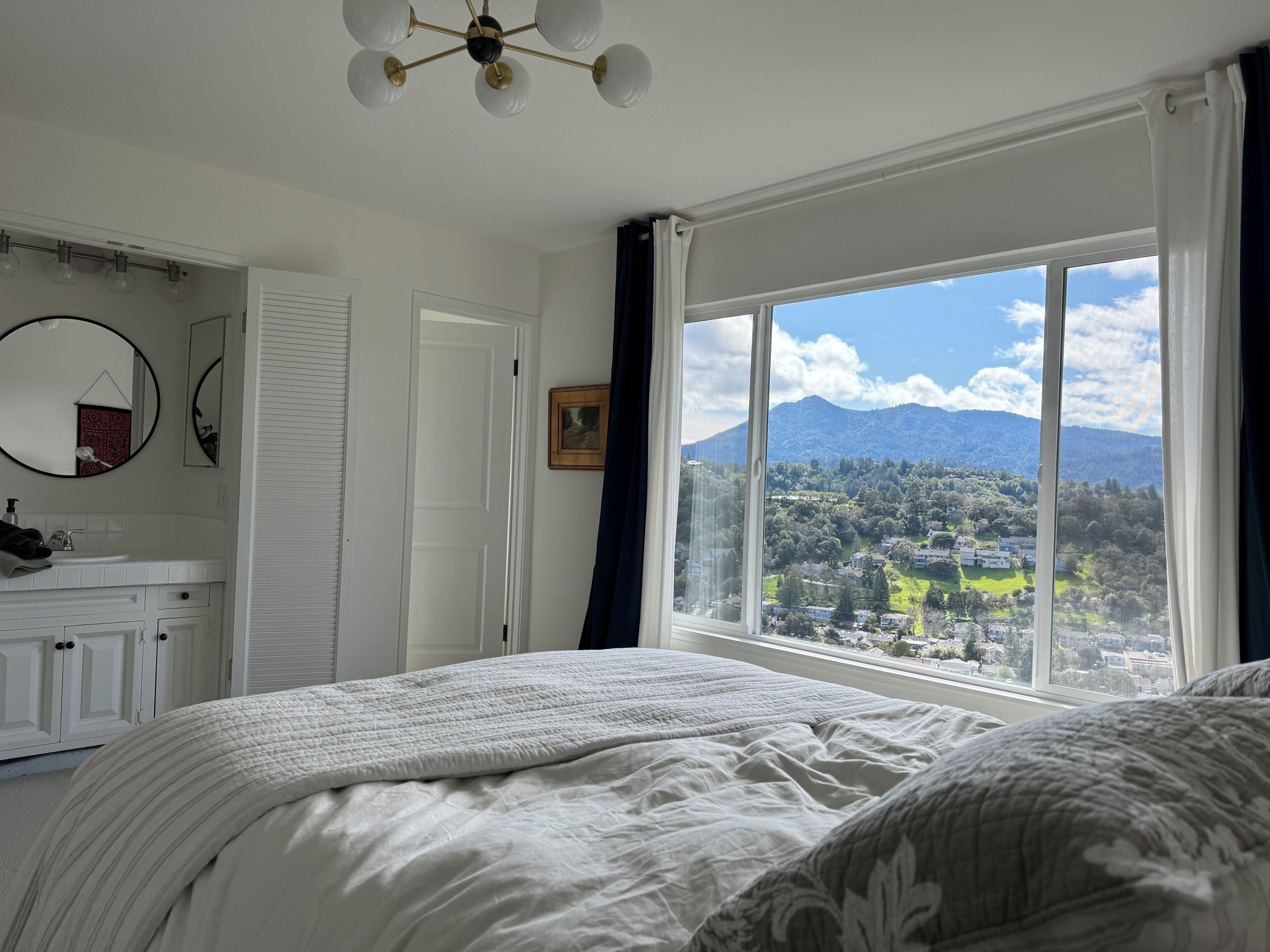 2 bedrooms, desk, iron/ironing board, free WiFi