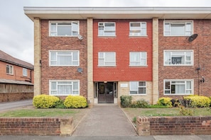 Apartment, 2 Bedrooms, Balcony | Exterior - Central Wimbledon Stay, Free Parking & Fast Wifi, Long Stays Welcome & More! (London)