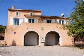 Exterior - Vrbo Property (Quinson)