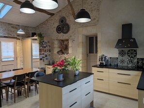 Dining - A bubble of well-being between Bordeaux and St Emilion (St Germain du Puch)