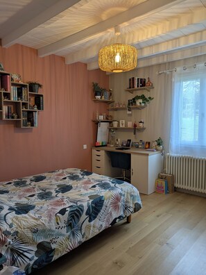 Room - A bubble of well-being between Bordeaux and St Emilion (St Germain du Puch)