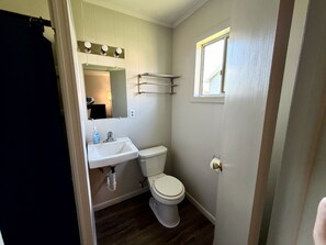 Comfort Room | Bathroom - The Cedar Mirco Resort (Sandusky)