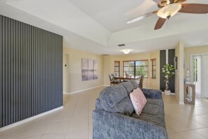 Living area - 4 bdrm house, pet friendly with fenced back yard, updated in quiet neighborhood (Marco Island)