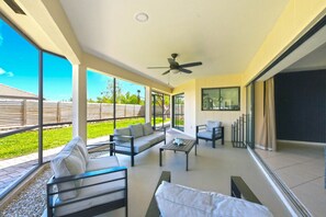 Terrace/patio - On Marco between the Beach & Goodland are hills w/homes in a quiet neighborhood! (Marco Island)