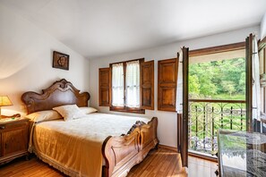 3 bedrooms, iron/ironing board, WiFi, bed sheets - Holiday Home Cayado in Asturias with Terrace and Barbecue (Agüera Baxu)