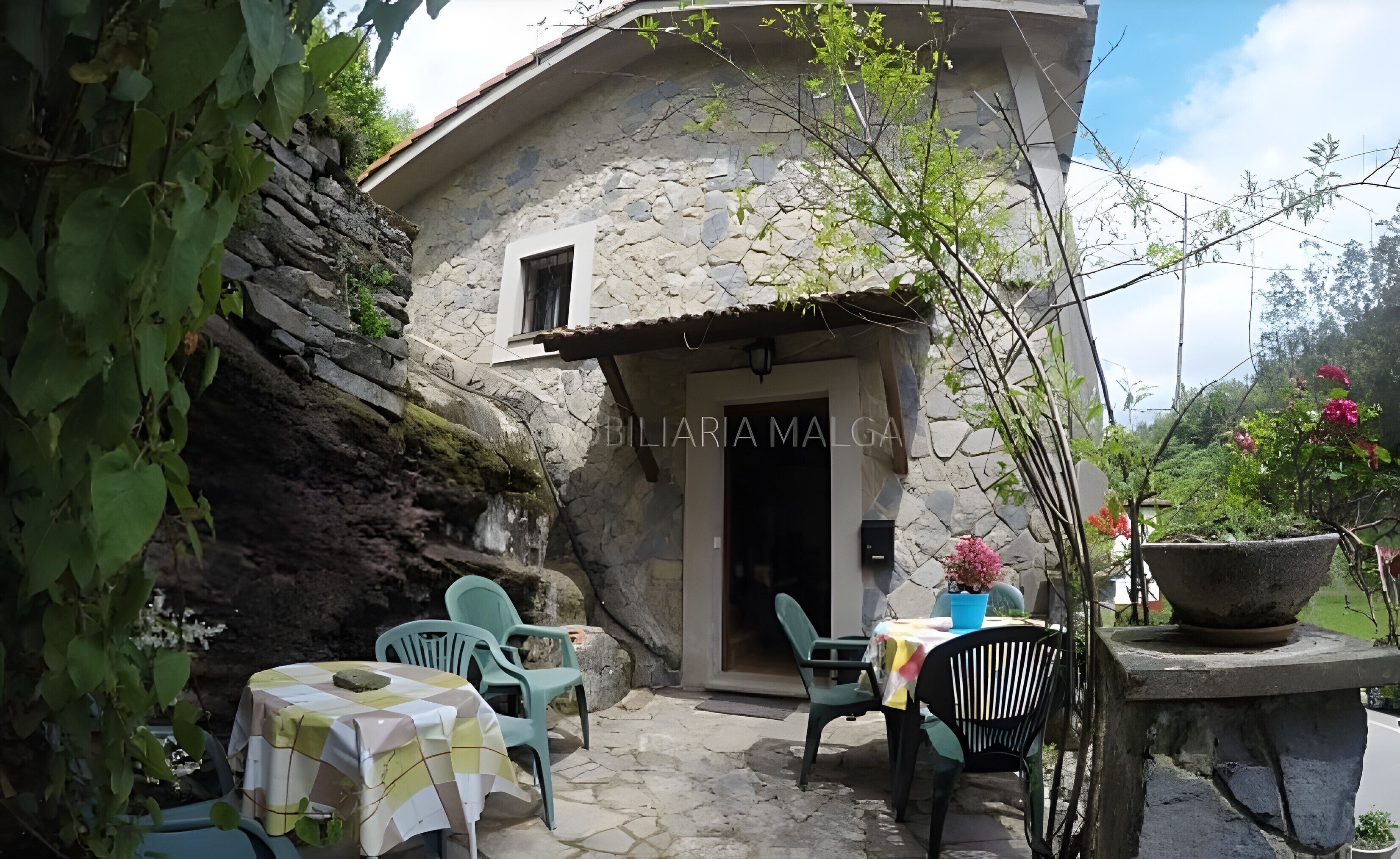 屋外ダイニングエリア