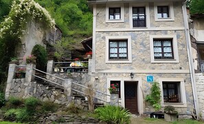 Exterior - Cayado Holiday Home with Terrace and Barbecue (Agüera Baxu)
