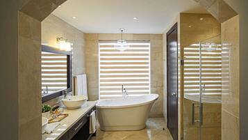 Amenidades de baño gratuitas, secadora de cabello, toallas, jabón