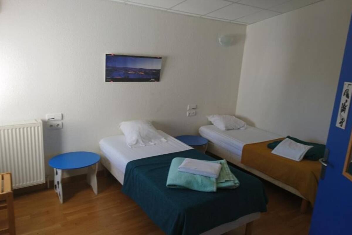 Phòng đôi phong cách cổ điển, 2 giường đơn, trang thiết bị hỗ trợ người có khó khăn khi di chuyển | Spa