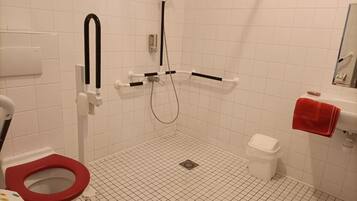 Doppia Classic, 2 letti singoli, accesso in sedia a rotelle, vista giardino | Bagno