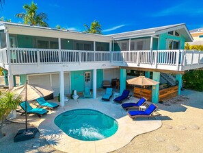Exterior - Green Turtle Oasis: 4BR Canal Front Home, Pool, Dockage, Outdoor Dining & Pets (Sugarloaf Key)