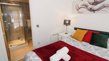 3 bedrooms, individually decorated, individually furnished, free WiFi
