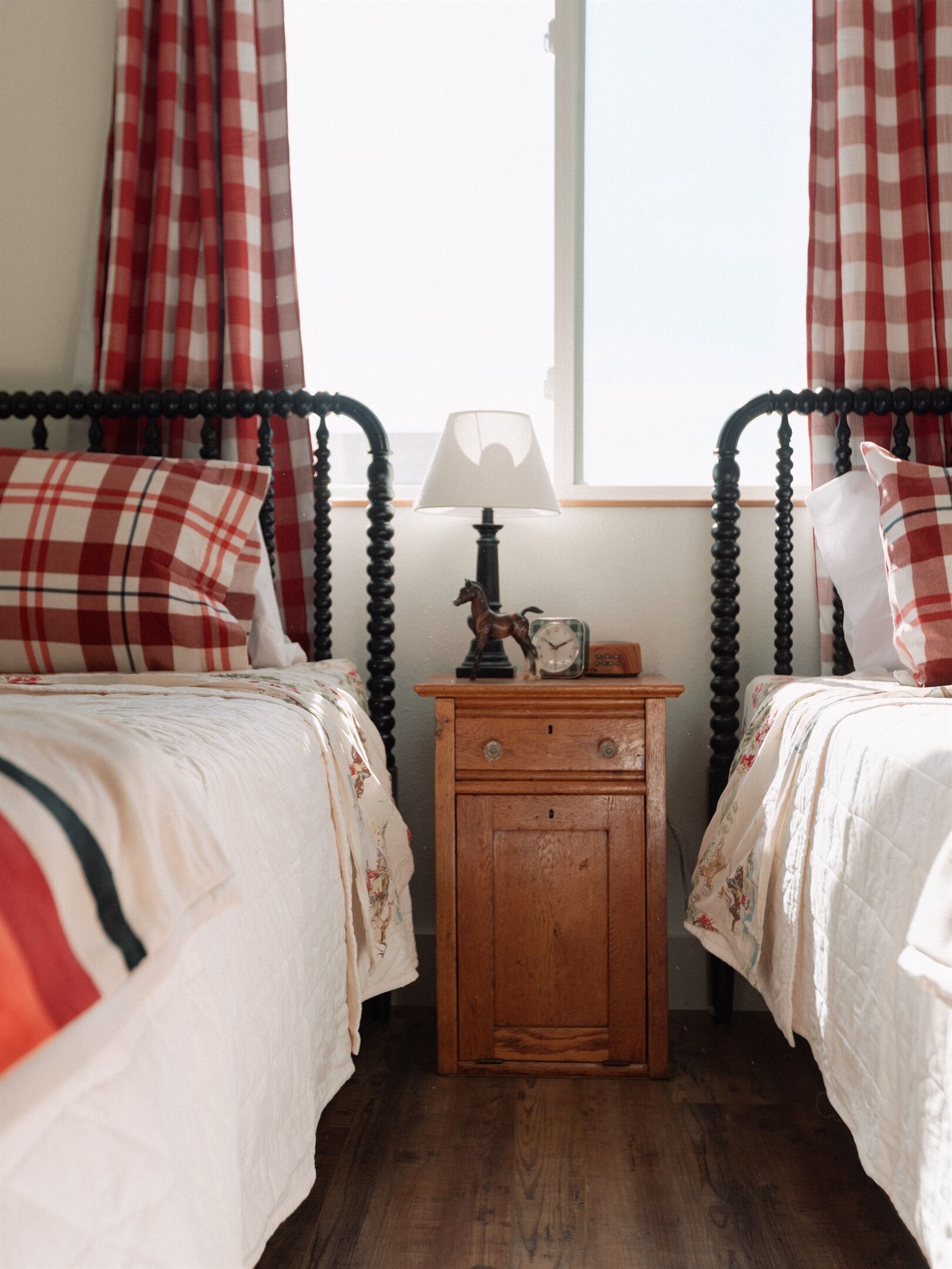 3 quartos, escrivaninha, Wi-Fi de cortesia, roupa de cama