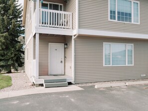Exterior detail - New Listing! 3 bedroom, no steps, 25 mins to GNP (Columbia Falls)