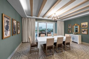 Villa, Balcony, Garden View | Dining - The Mirage VIP At Habtoor polo Resort  (Dubai)