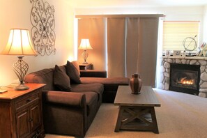 TV, fireplace - Alpine Escape, Cool Pool-Spa, Lakes & Trails Galore, Near Fine Dining / Bars (Mammoth Lakes)