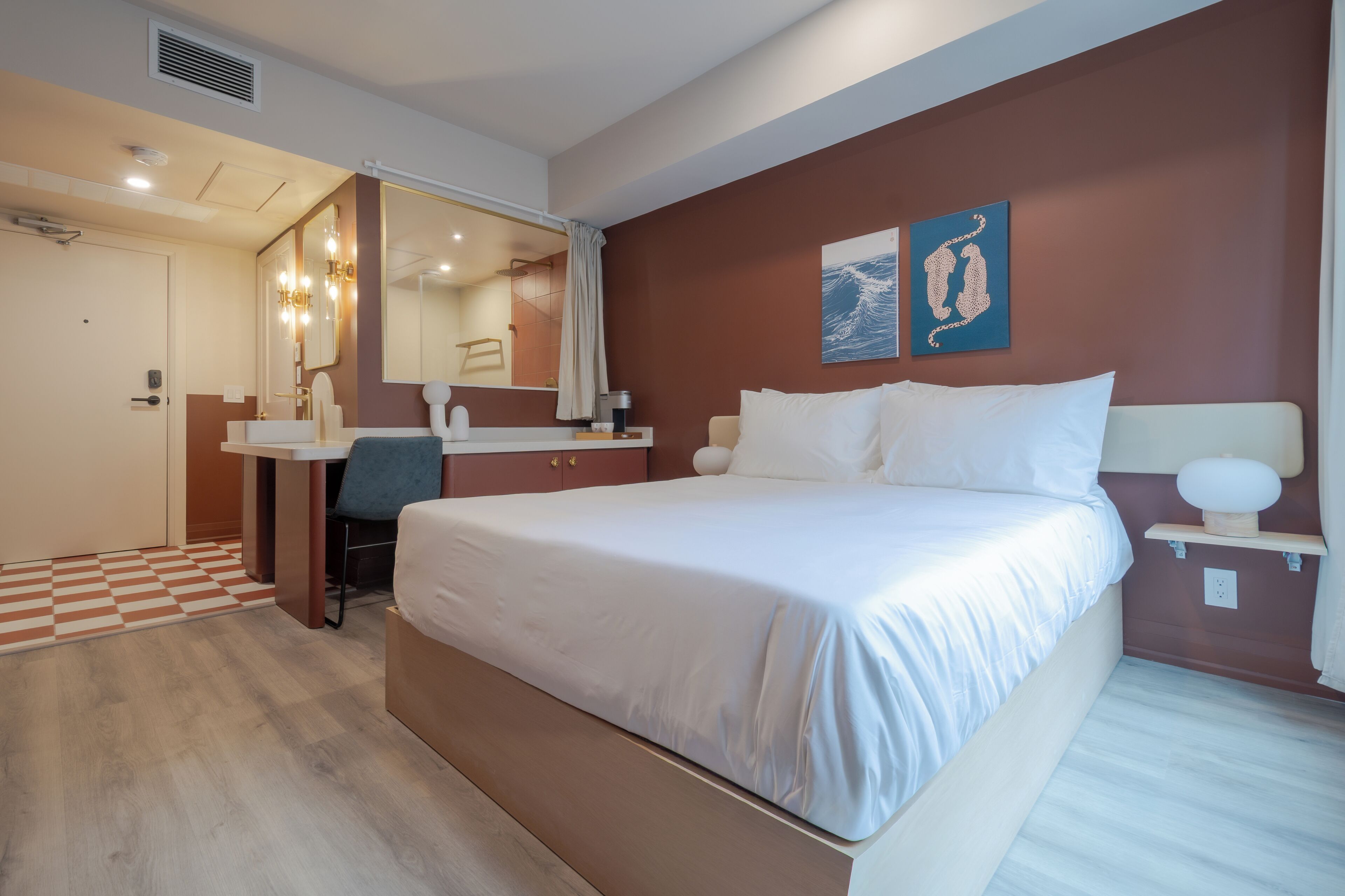 Quarto casal standard, vista para a cidade