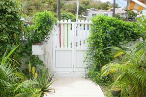 Property grounds - Villa de Charme LA DILETTANTE - 3 Bedrooms - Air Conditioning - Close to beaches - Terre-de-bas (Terre-de-Bas)