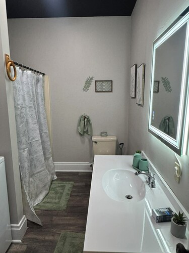 Cozy 1-bedroom apartment in charming Shepherdsville with AC